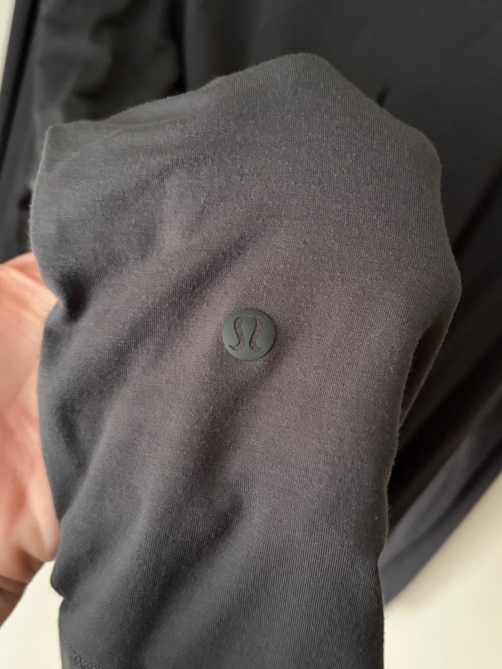 52. Size 10 LULULEMON Charcoal Grey Super Soft Longsleeve - Picture 3 of 3